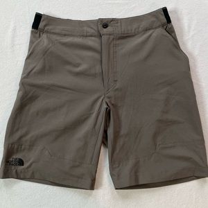 NWT North Face Men’s Slim Fit Paramount Active Shorts